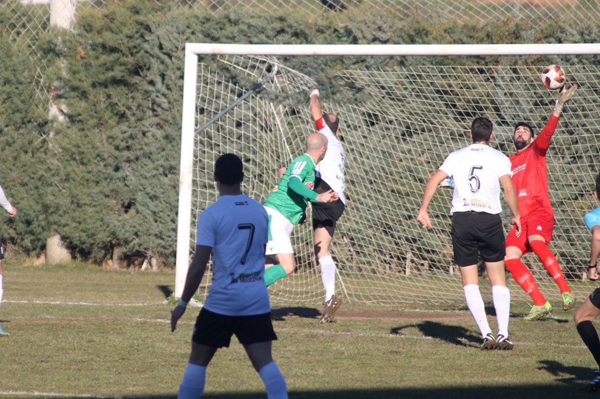 Imágenes del encuentro de la 21ª jornada de liga de Tercera División disputado en el Municipal de San Roque y que acabó 0-2 (20-01-2019)