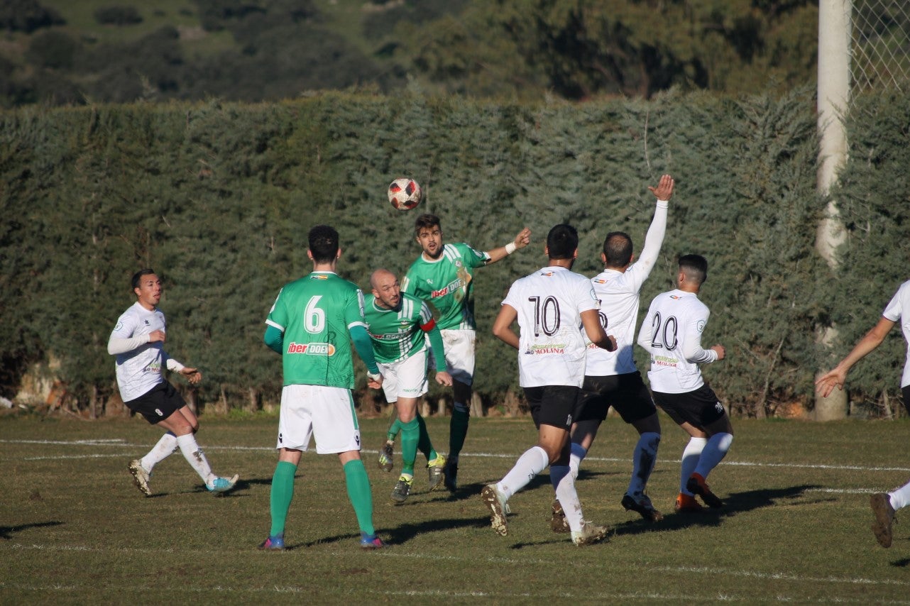 Imágenes del encuentro de la 21ª jornada de liga de Tercera División disputado en el Municipal de San Roque y que acabó 0-2 (20-01-2019)