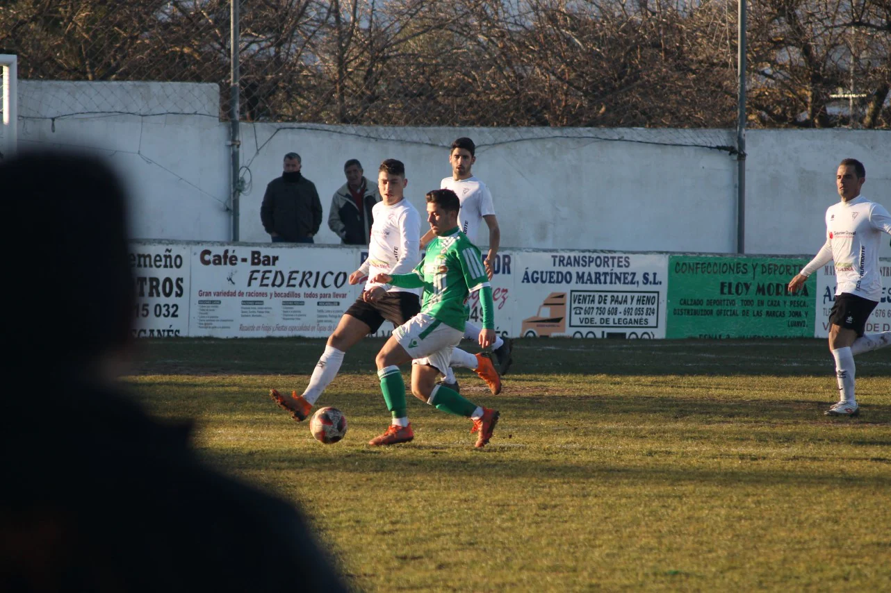 Imágenes del encuentro de la 21ª jornada de liga de Tercera División disputado en el Municipal de San Roque y que acabó 0-2 (20-01-2019)