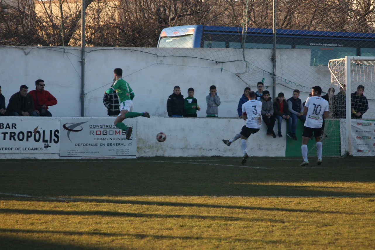 Imágenes del encuentro de la 21ª jornada de liga de Tercera División disputado en el Municipal de San Roque y que acabó 0-2 (20-01-2019)