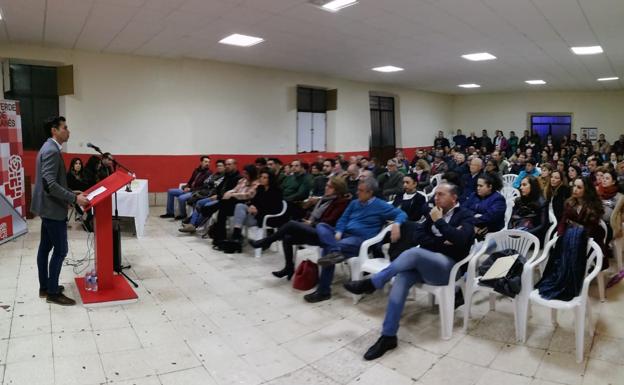 Manolo Borrego se dirige a la asamblea