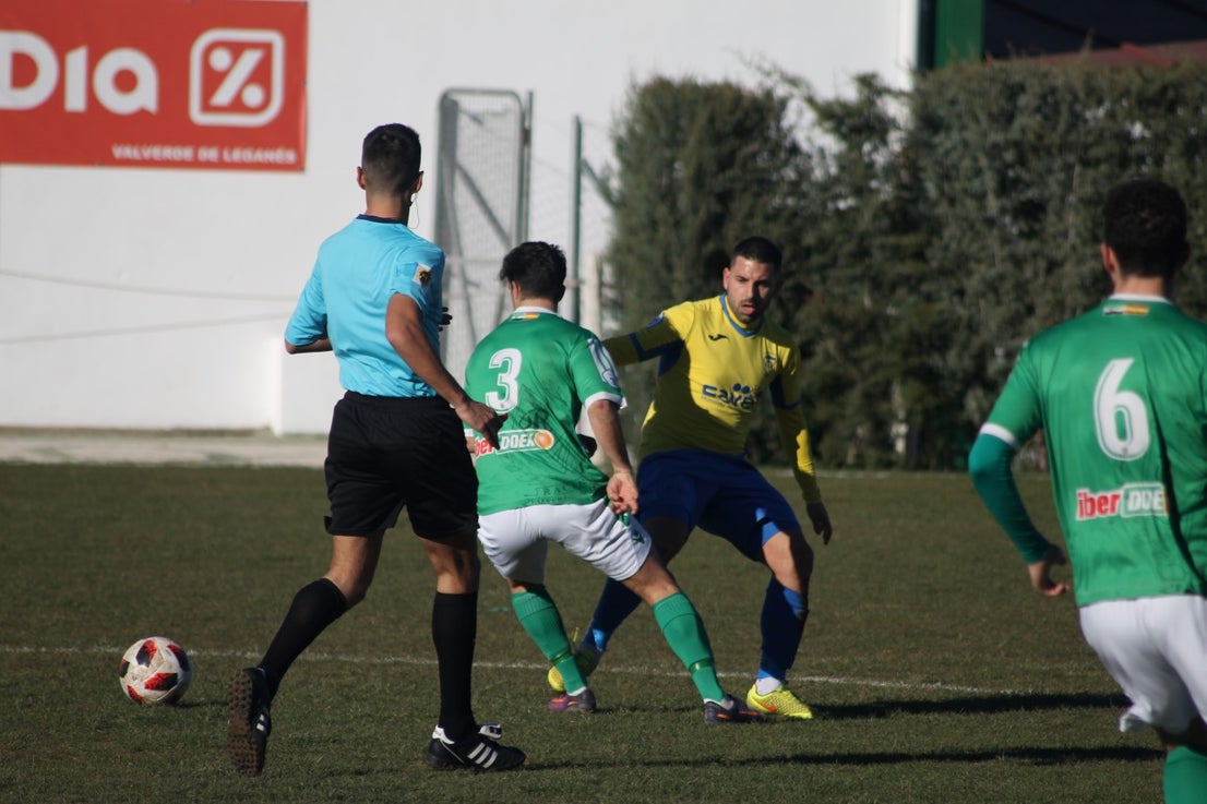 Imágenes del encuentro de la vigesimotercera jornada de liga de Tercera División, disputado en el Municipal de San Roque y que terminó 6-2 (03-02-2019)