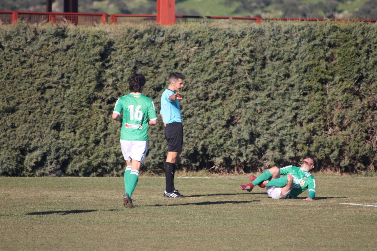 Imágenes del encuentro de la vigesimotercera jornada de liga de Tercera División, disputado en el Municipal de San Roque y que terminó 6-2 (03-02-2019)