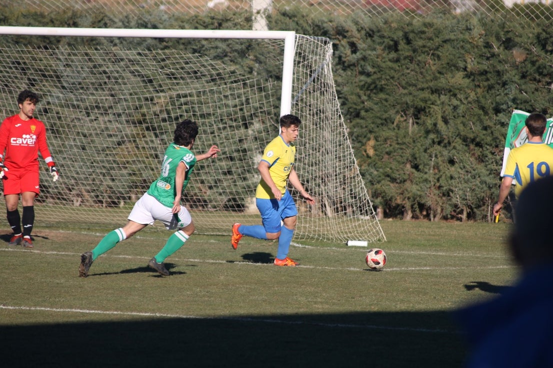 Imágenes del encuentro de la vigesimotercera jornada de liga de Tercera División, disputado en el Municipal de San Roque y que terminó 6-2 (03-02-2019)