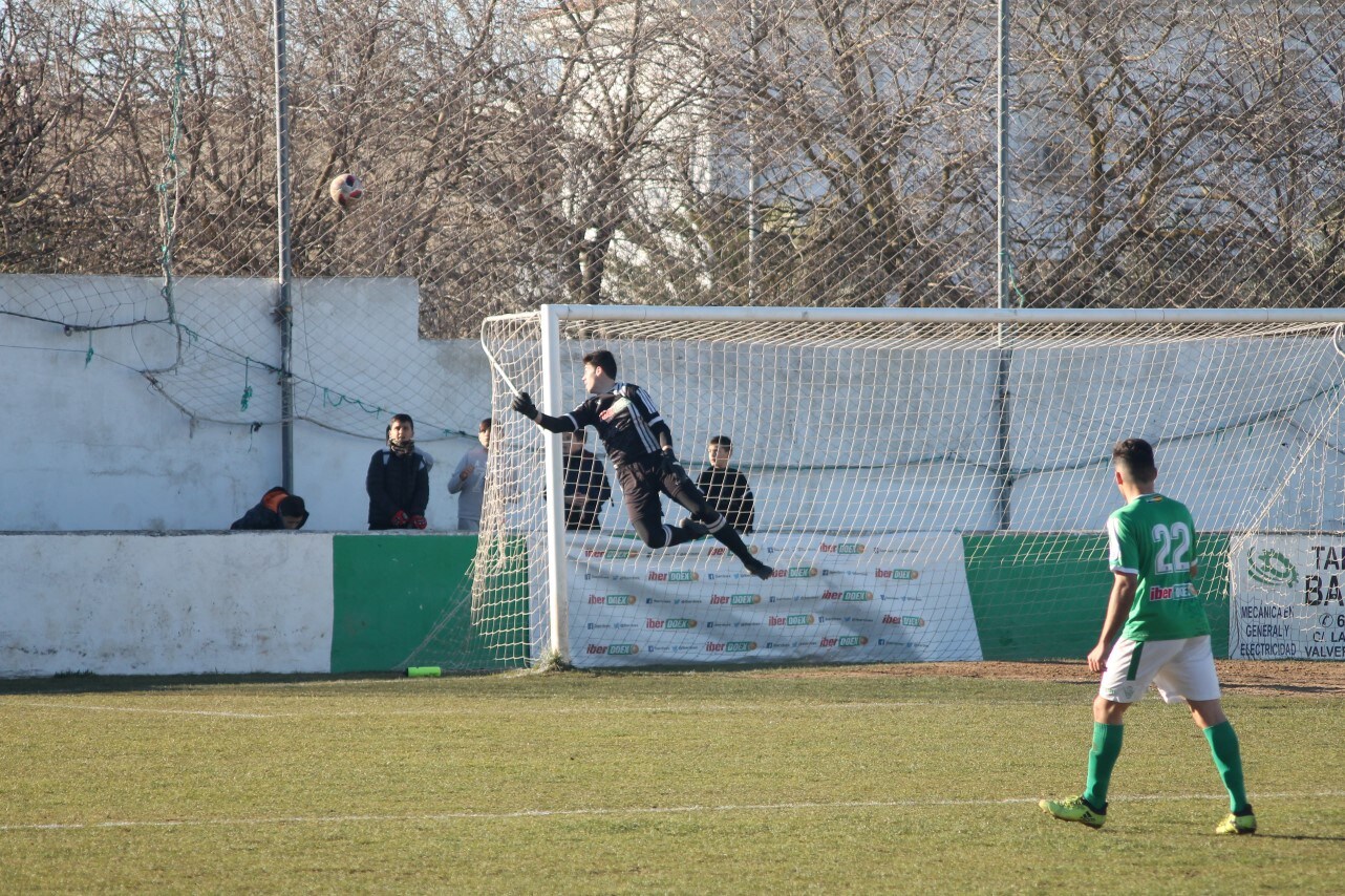 Imágenes del encuentro de la vigesimotercera jornada de liga de Tercera División, disputado en el Municipal de San Roque y que terminó 6-2 (03-02-2019)