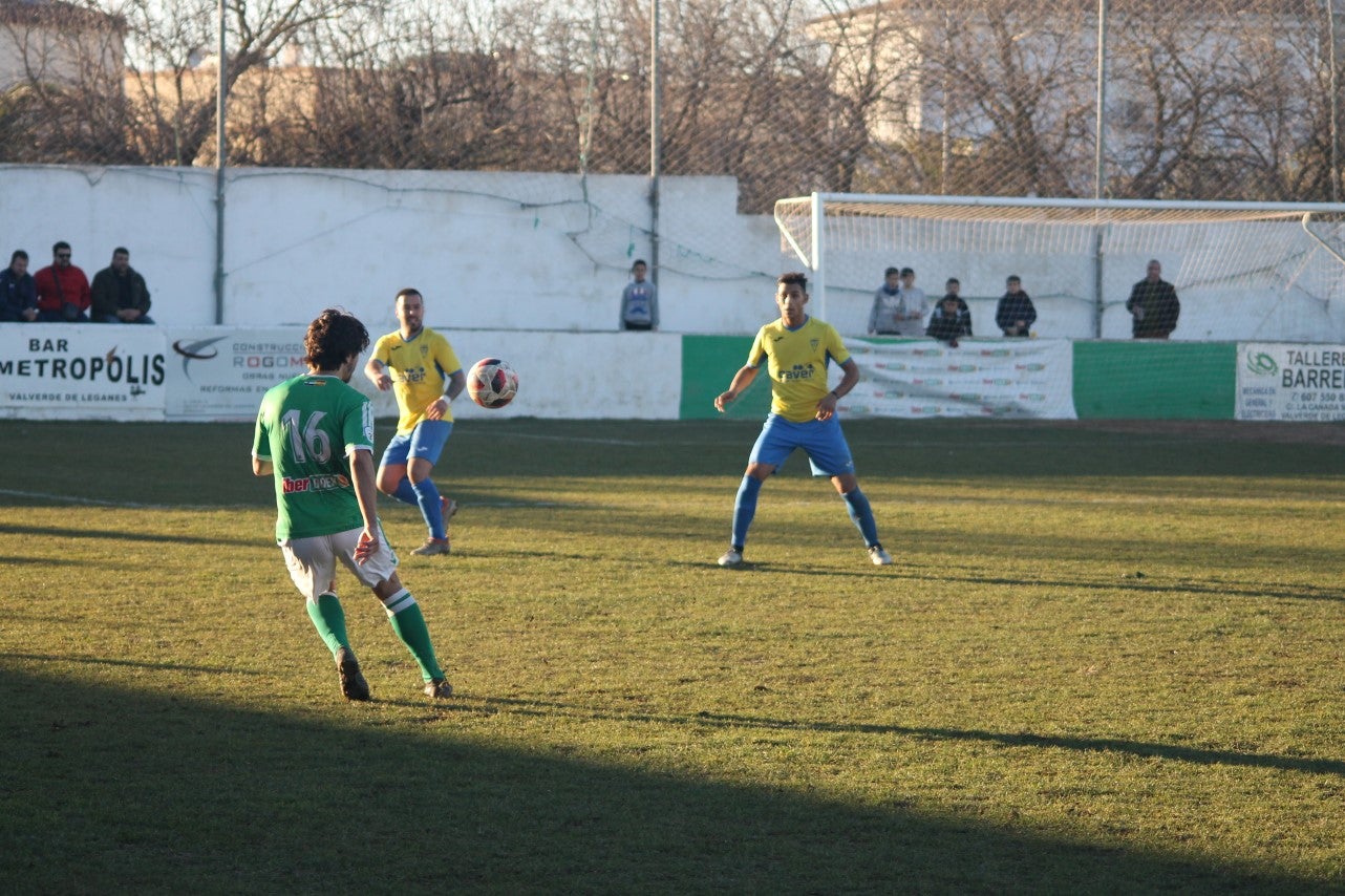 Imágenes del encuentro de la vigesimotercera jornada de liga de Tercera División, disputado en el Municipal de San Roque y que terminó 6-2 (03-02-2019)