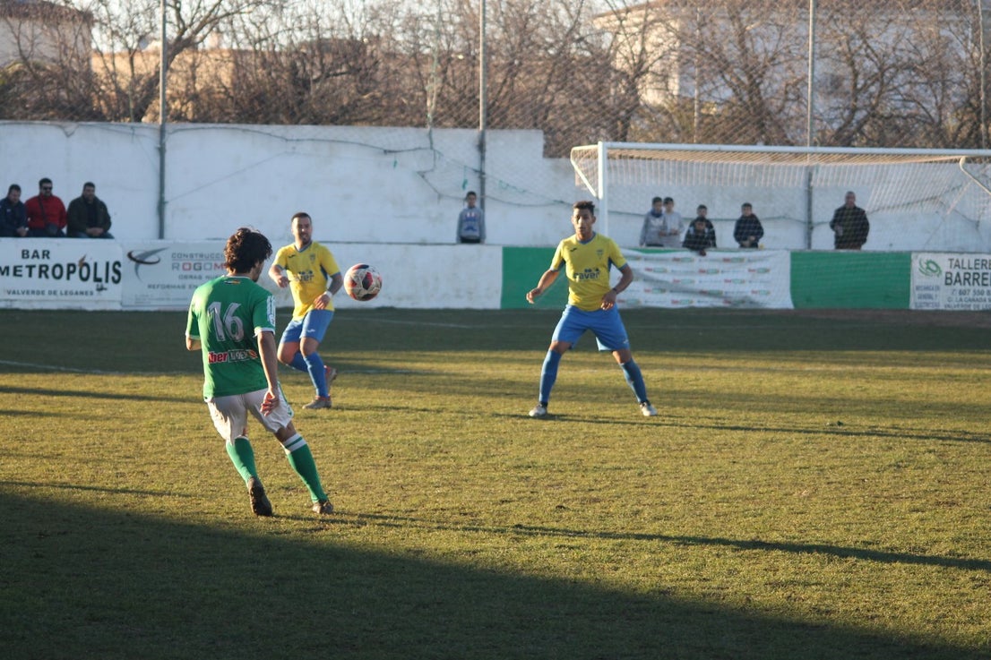 Imágenes del encuentro de la vigesimotercera jornada de liga de Tercera División, disputado en el Municipal de San Roque y que terminó 6-2 (03-02-2019)
