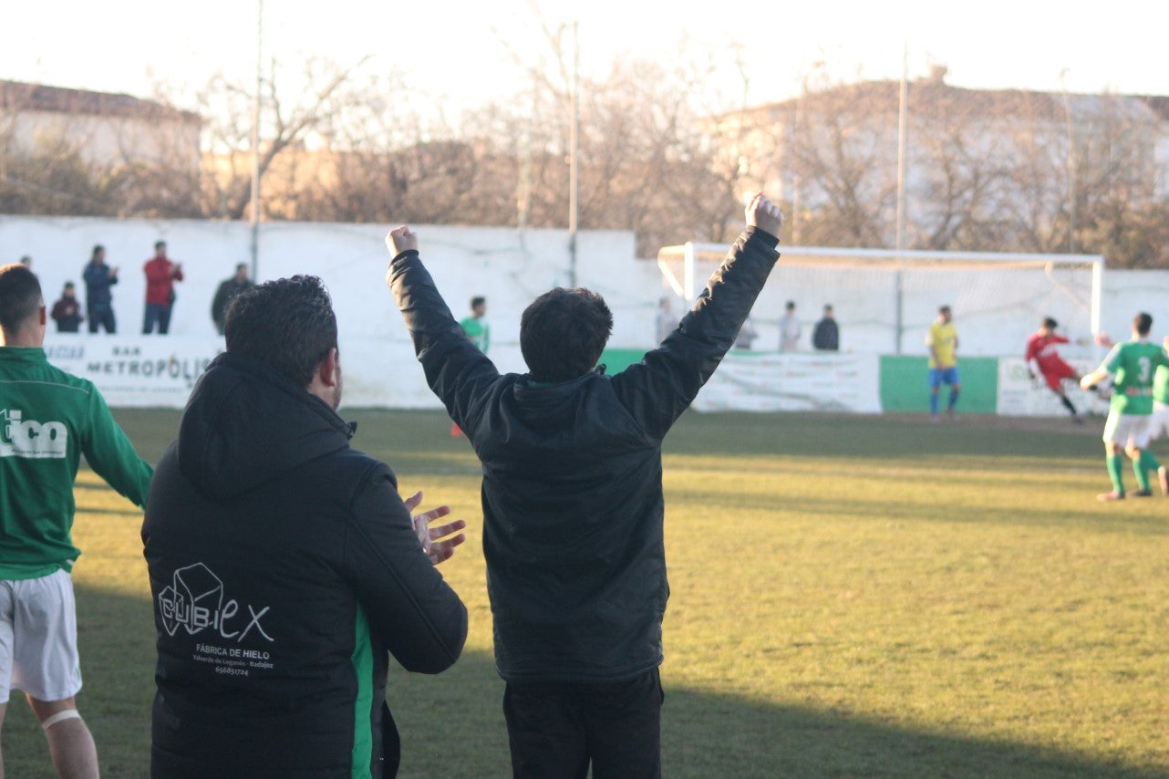 Imágenes del encuentro de la vigesimotercera jornada de liga de Tercera División, disputado en el Municipal de San Roque y que terminó 6-2 (03-02-2019)