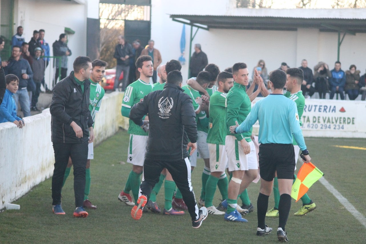 Imágenes del encuentro de la vigesimotercera jornada de liga de Tercera División, disputado en el Municipal de San Roque y que terminó 6-2 (03-02-2019)