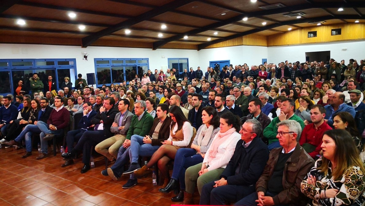 Imágenes de la presentación de la candidatura de Manolo Borrego a la alcaldía del ayuntamiento de Valverde, con la visita del presidente de la Junta, Guillermo Fernández Vara (08-02-2019)