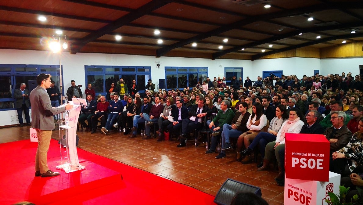 Imágenes de la presentación de la candidatura de Manolo Borrego a la alcaldía del ayuntamiento de Valverde, con la visita del presidente de la Junta, Guillermo Fernández Vara (08-02-2019)
