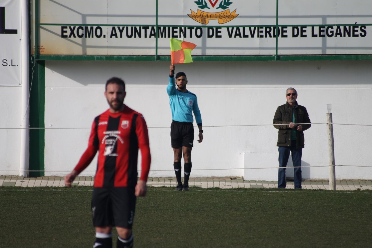Imágenes del encuentro de la vigesimoquinta jornada de liga de Tercera División, disputado en el Municipal de San Roque, y que finalizó por 2-1 (17-02-2019)