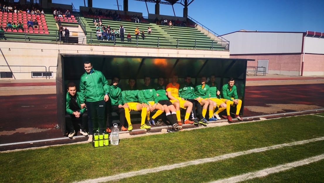 Imágenes del encuentro de la vigesimosexta joranda de liga de Tercera División, disputado en Jerez de los Caballeros y que acabó (24-22-2019)