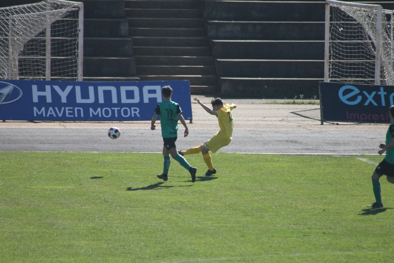 Imágenes del encuentro de la vigesimosexta joranda de liga de Tercera División, disputado en Jerez de los Caballeros y que acabó (24-22-2019)