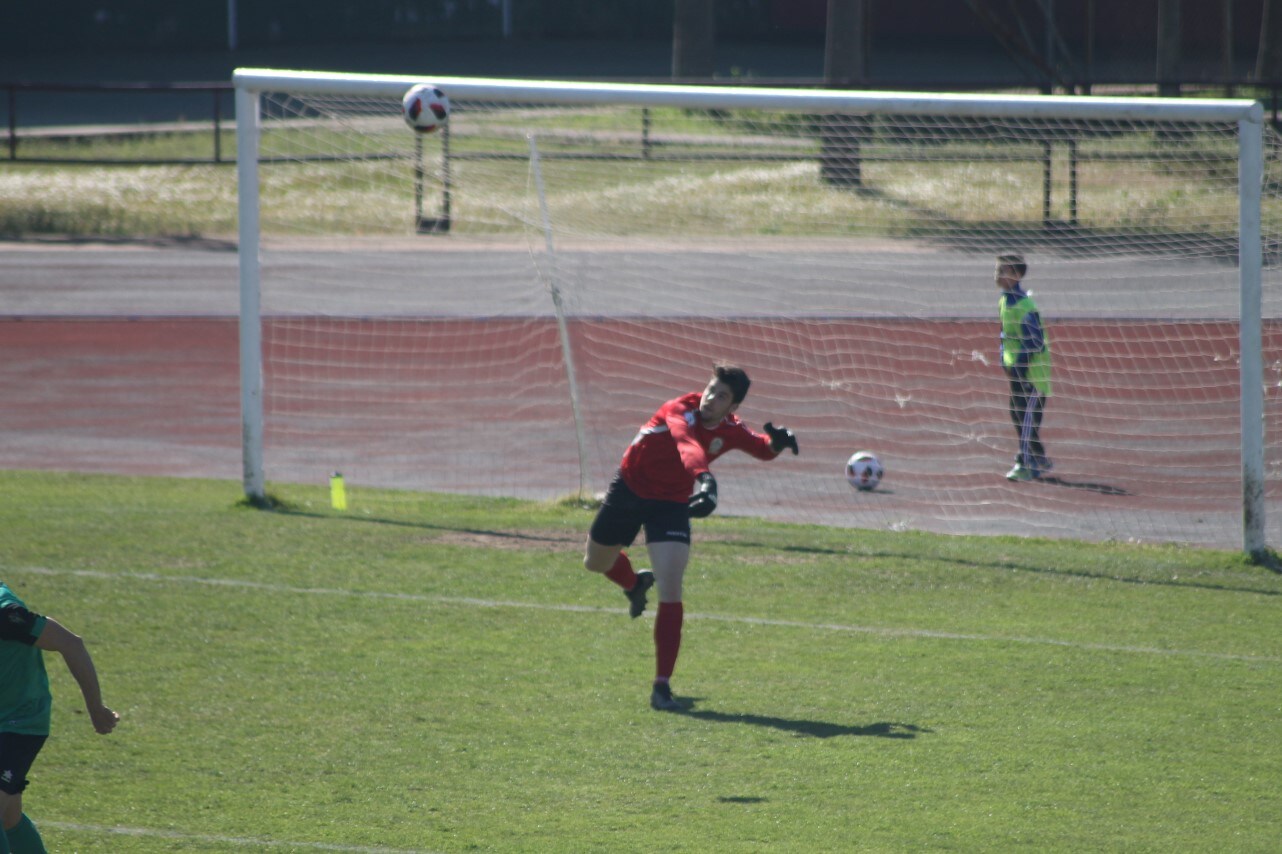 Imágenes del encuentro de la vigesimosexta joranda de liga de Tercera División, disputado en Jerez de los Caballeros y que acabó (24-22-2019)