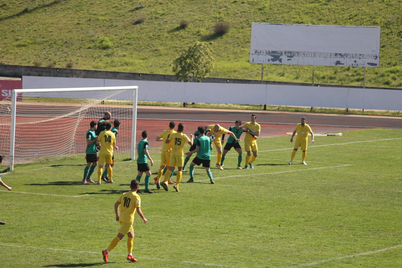 Imágenes del encuentro de la vigesimosexta joranda de liga de Tercera División, disputado en Jerez de los Caballeros y que acabó (24-22-2019)