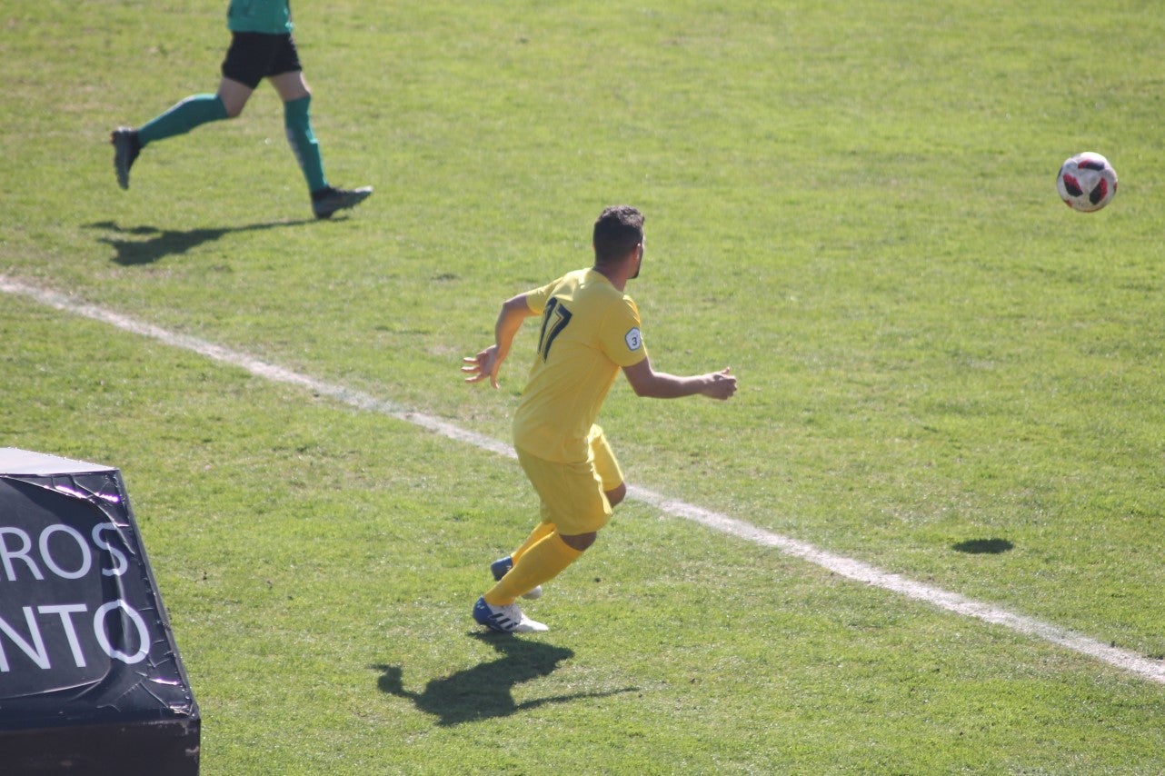 Imágenes del encuentro de la vigesimosexta joranda de liga de Tercera División, disputado en Jerez de los Caballeros y que acabó (24-22-2019)