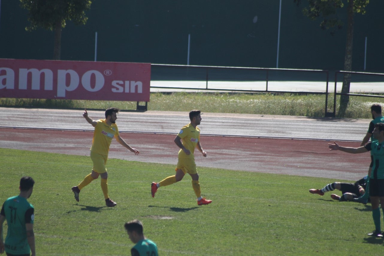 Imágenes del encuentro de la vigesimosexta joranda de liga de Tercera División, disputado en Jerez de los Caballeros y que acabó (24-22-2019)