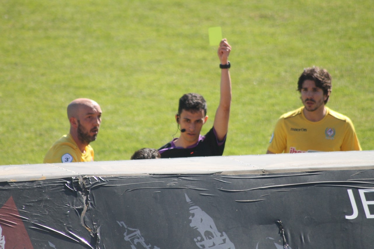 Imágenes del encuentro de la vigesimosexta joranda de liga de Tercera División, disputado en Jerez de los Caballeros y que acabó (24-22-2019)