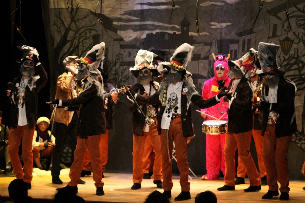 Actuación de Los Camuñas en el Concurso de Murgas del Carnaval de Valverde de Leganés 2019 (01-03-2019)