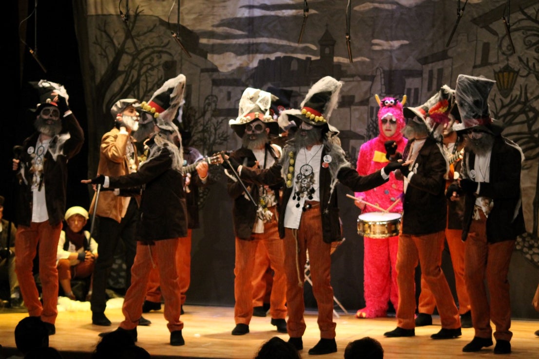 Actuación de Los Camuñas en el Concurso de Murgas del Carnaval de Valverde de Leganés 2019 (01-03-2019)