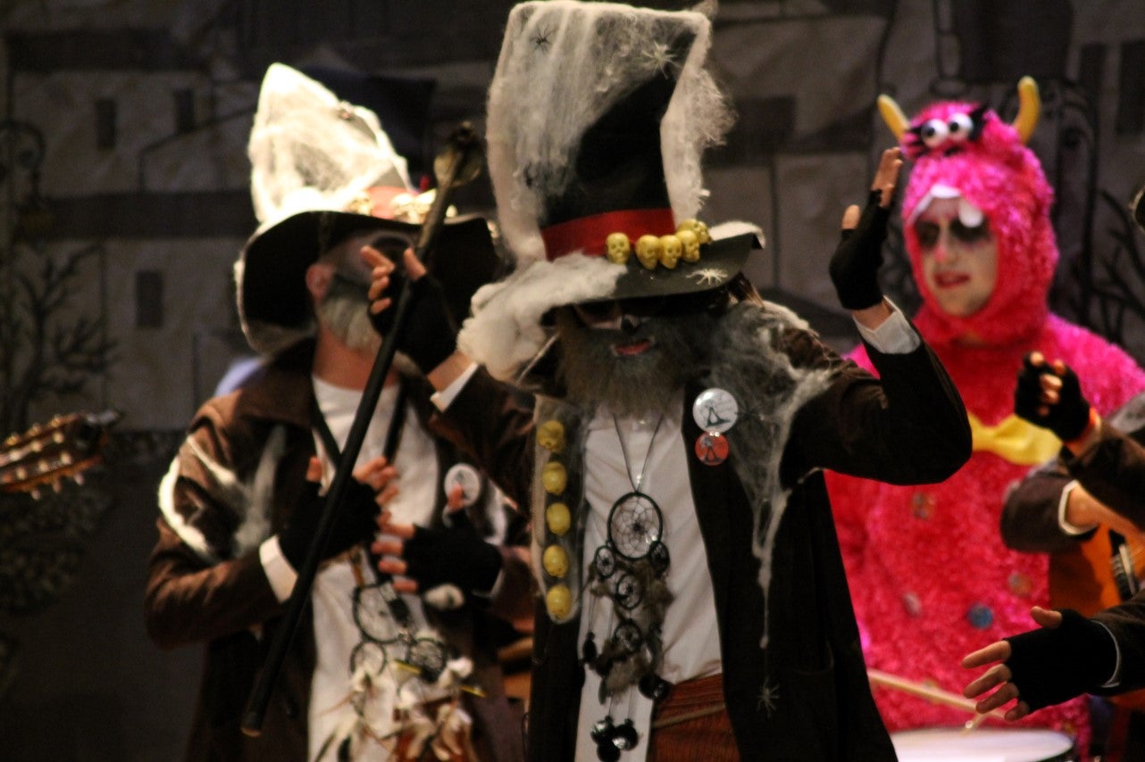 Actuación de Los Camuñas en el Concurso de Murgas del Carnaval de Valverde de Leganés 2019 (01-03-2019)