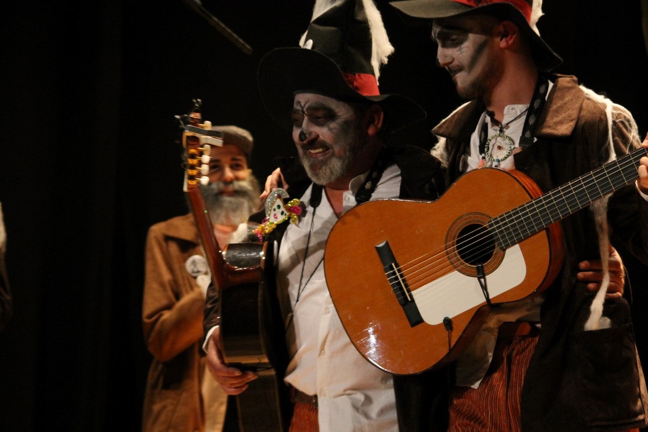 Actuación de Los Camuñas en el Concurso de Murgas del Carnaval de Valverde de Leganés 2019 (01-03-2019)