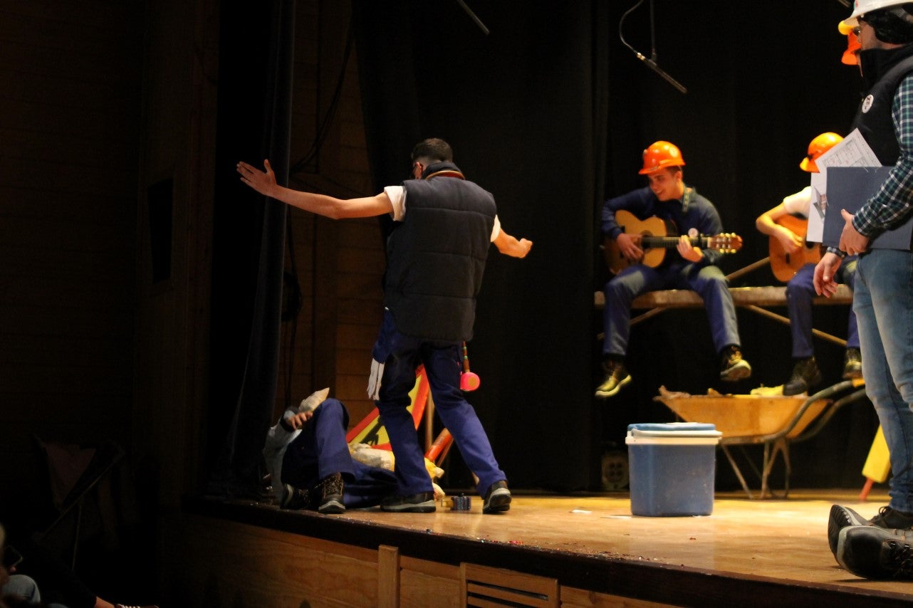 Actuación de Los Titiriteros en el Concurso de Murgas del Carnaval de Valverde de Leganés 2019 (01-03-2019)