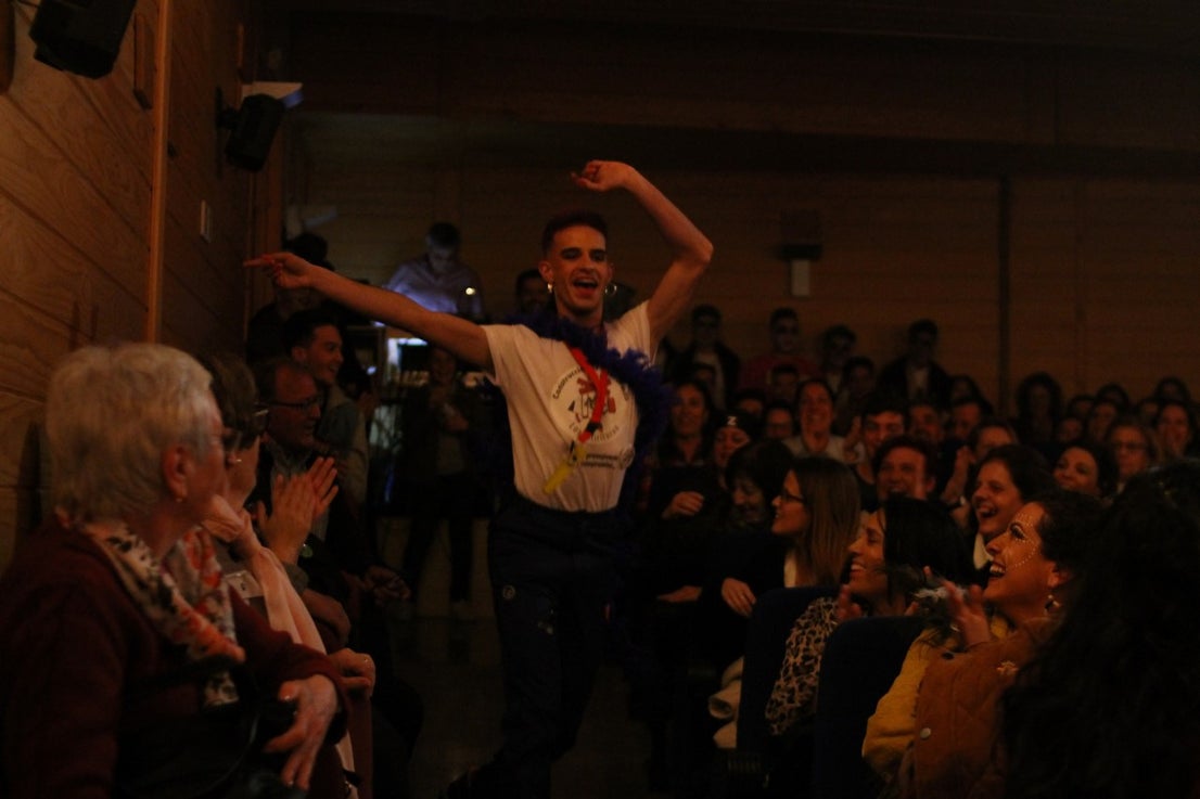 Actuación de Los Titiriteros en el Concurso de Murgas del Carnaval de Valverde de Leganés 2019 (01-03-2019)