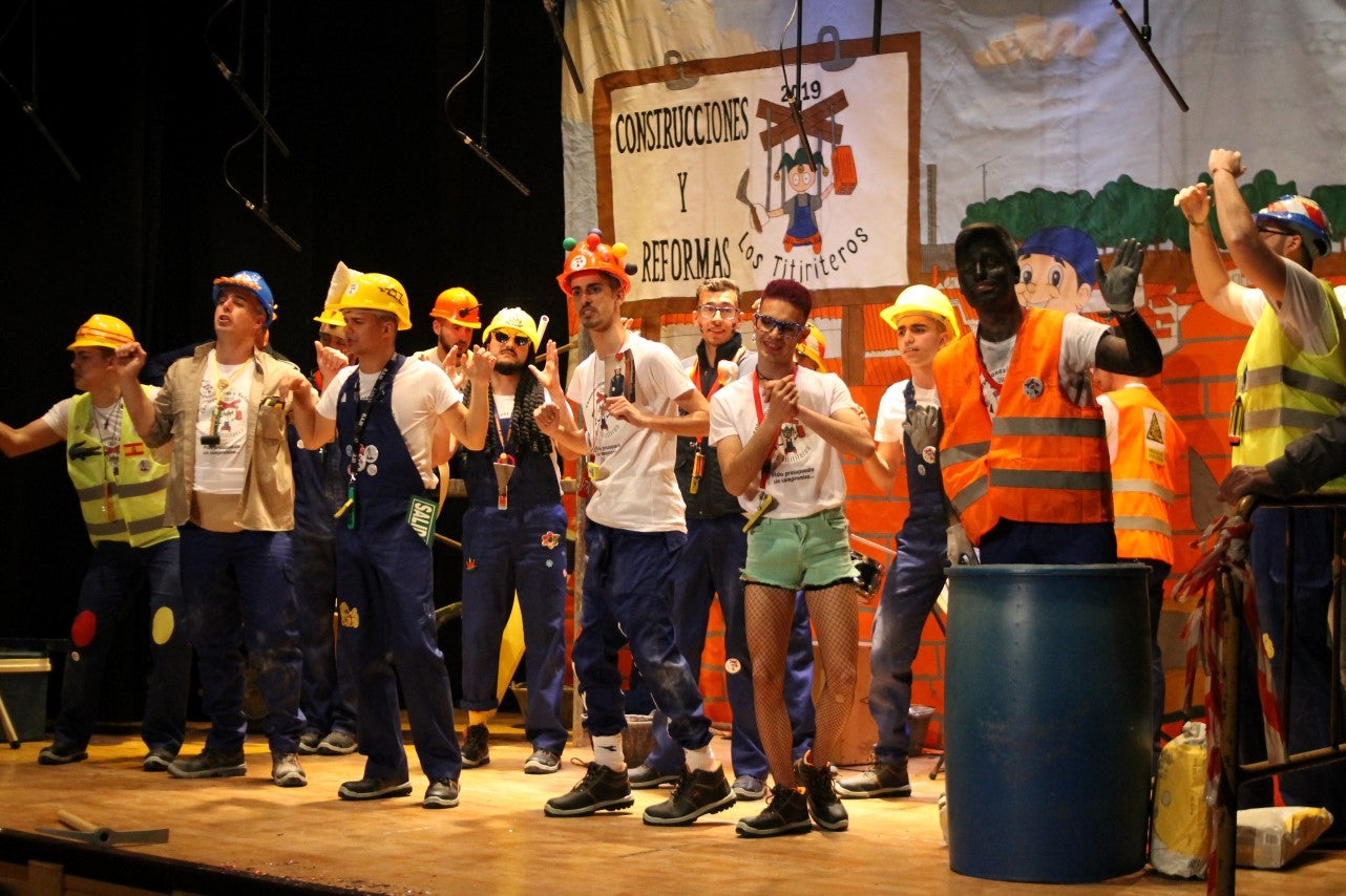 Actuación de Los Titiriteros en el Concurso de Murgas del Carnaval de Valverde de Leganés 2019 (01-03-2019)