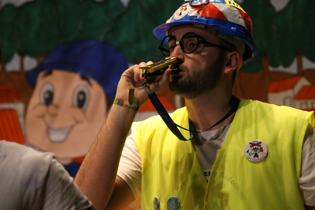 Actuación de Los Titiriteros en el Concurso de Murgas del Carnaval de Valverde de Leganés 2019 (01-03-2019)