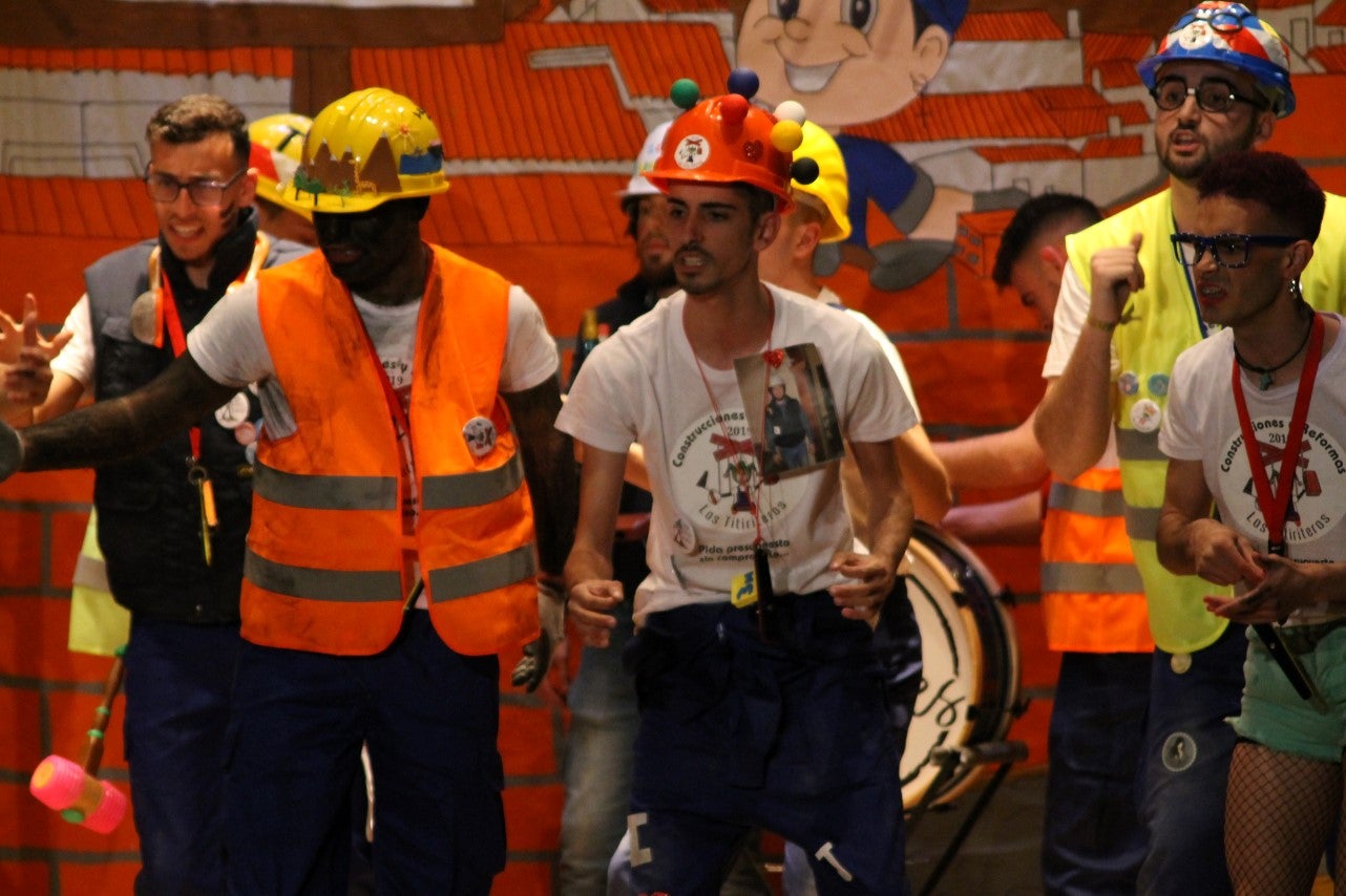 Actuación de Los Titiriteros en el Concurso de Murgas del Carnaval de Valverde de Leganés 2019 (01-03-2019)