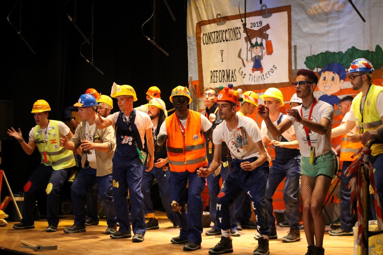 Actuación de Los Titiriteros en el Concurso de Murgas del Carnaval de Valverde de Leganés 2019 (01-03-2019)