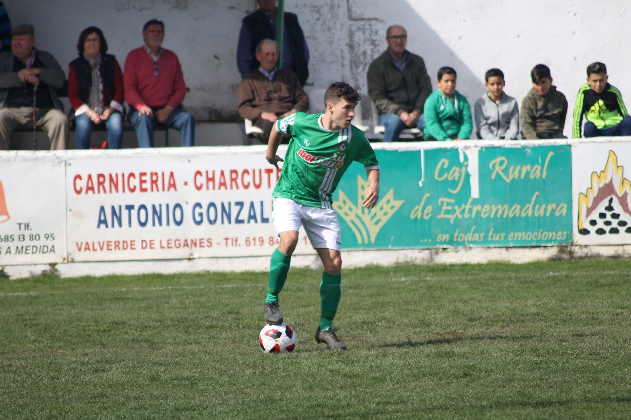 Imágenes del encuentro correspondiente a la vigesimoséptima jornada de liga de Tercera División disputado en el Municipal de San Roque, que acabó 3-2 (03-03-2019)