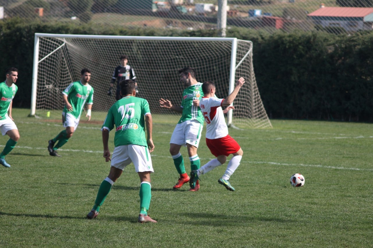Imágenes del encuentro correspondiente a la vigesimoséptima jornada de liga de Tercera División disputado en el Municipal de San Roque, que acabó 3-2 (03-03-2019)