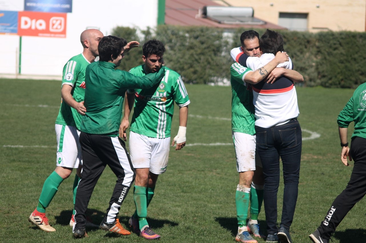 Imágenes del encuentro correspondiente a la vigesimoséptima jornada de liga de Tercera División disputado en el Municipal de San Roque, que acabó 3-2 (03-03-2019)