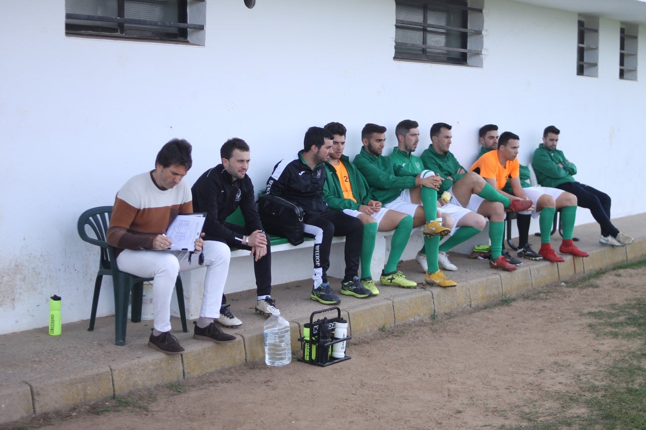 Imágenes del encuentro de la vigesimonovena jornada de liga de Tercera División disputado en el Municipal de San Roque y que finalizó con empate a cero (17-03-2019I