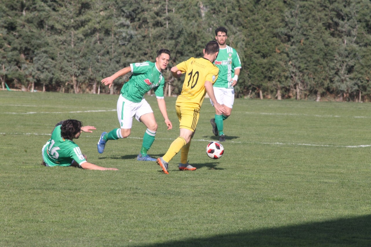 Imágenes del encuentro de la vigesimonovena jornada de liga de Tercera División disputado en el Municipal de San Roque y que finalizó con empate a cero (17-03-2019I