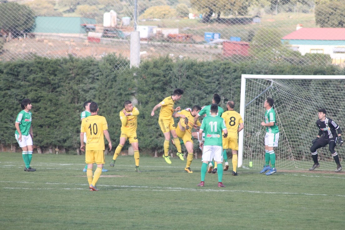 Imágenes del encuentro de la vigesimonovena jornada de liga de Tercera División disputado en el Municipal de San Roque y que finalizó con empate a cero (17-03-2019I