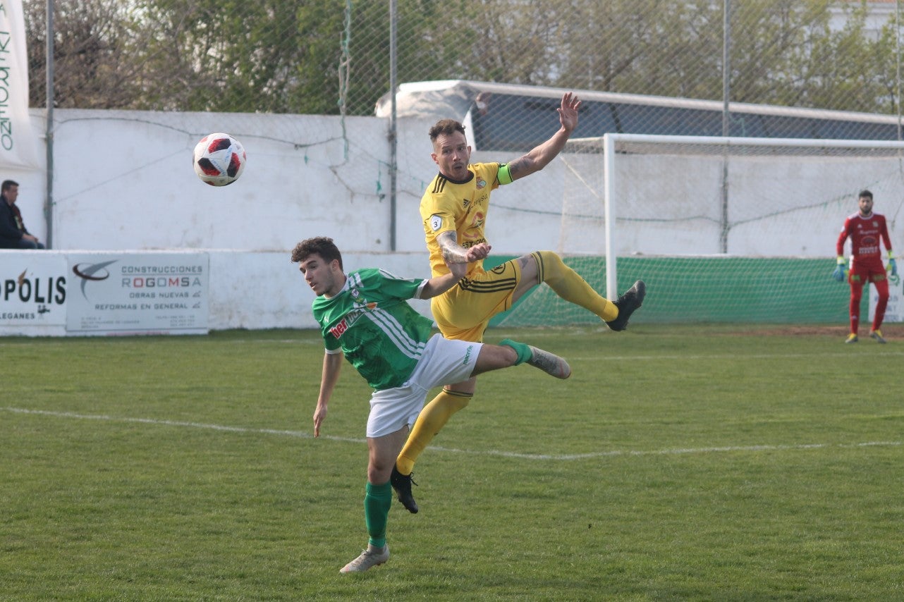 Imágenes del encuentro de la vigesimonovena jornada de liga de Tercera División disputado en el Municipal de San Roque y que finalizó con empate a cero (17-03-2019I