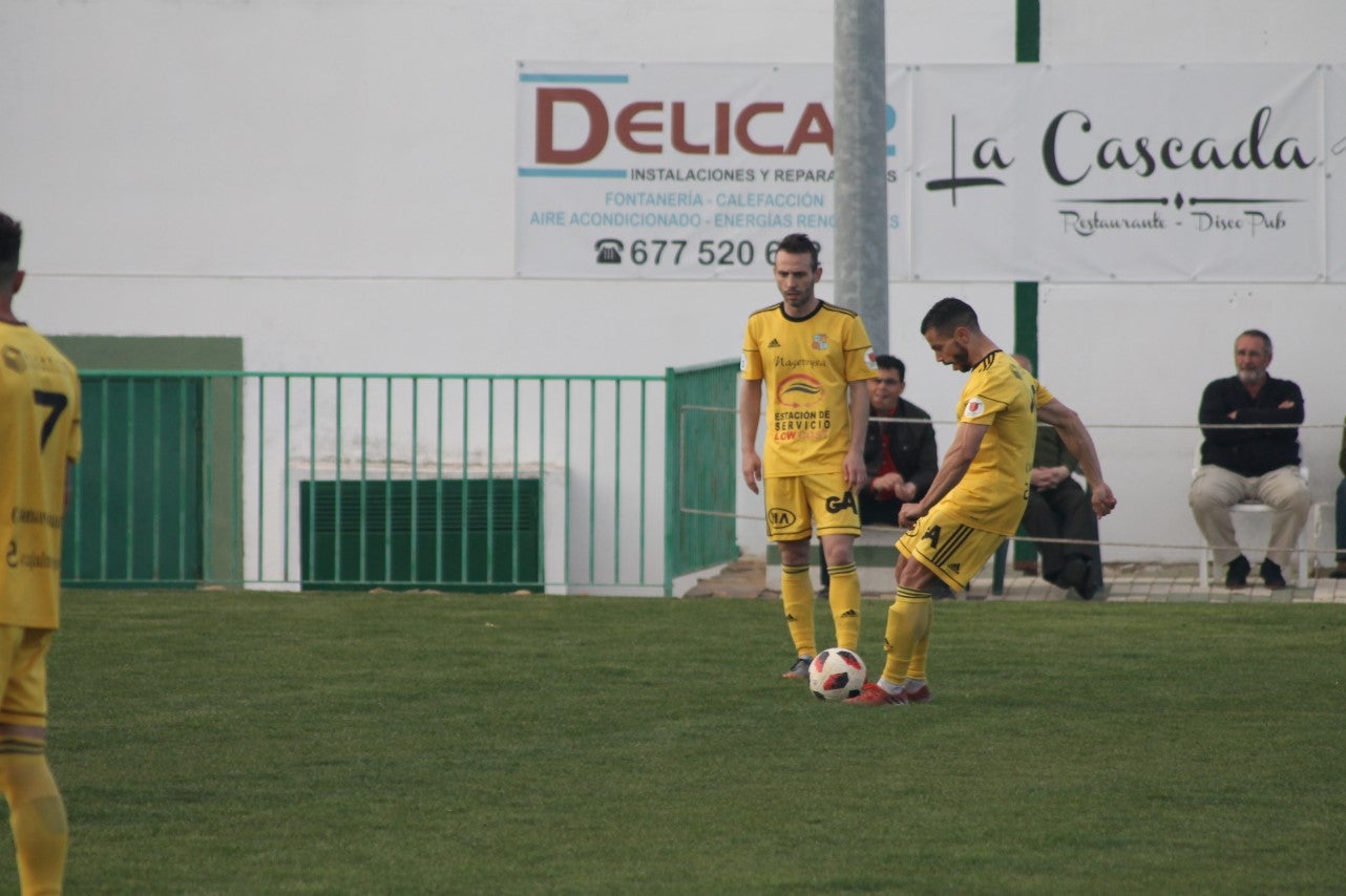 Imágenes del encuentro de la vigesimonovena jornada de liga de Tercera División disputado en el Municipal de San Roque y que finalizó con empate a cero (17-03-2019I