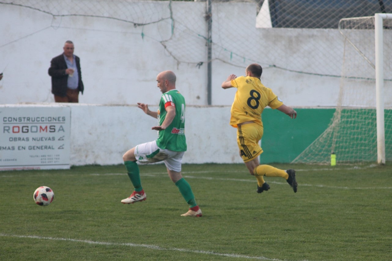 Imágenes del encuentro de la vigesimonovena jornada de liga de Tercera División disputado en el Municipal de San Roque y que finalizó con empate a cero (17-03-2019I