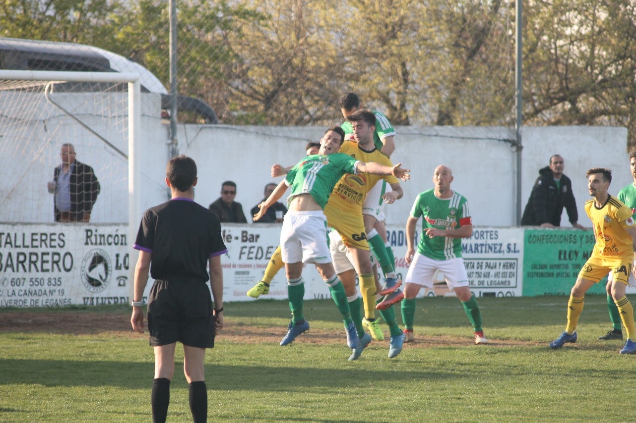 Imágenes del encuentro de la vigesimonovena jornada de liga de Tercera División disputado en el Municipal de San Roque y que finalizó con empate a cero (17-03-2019I