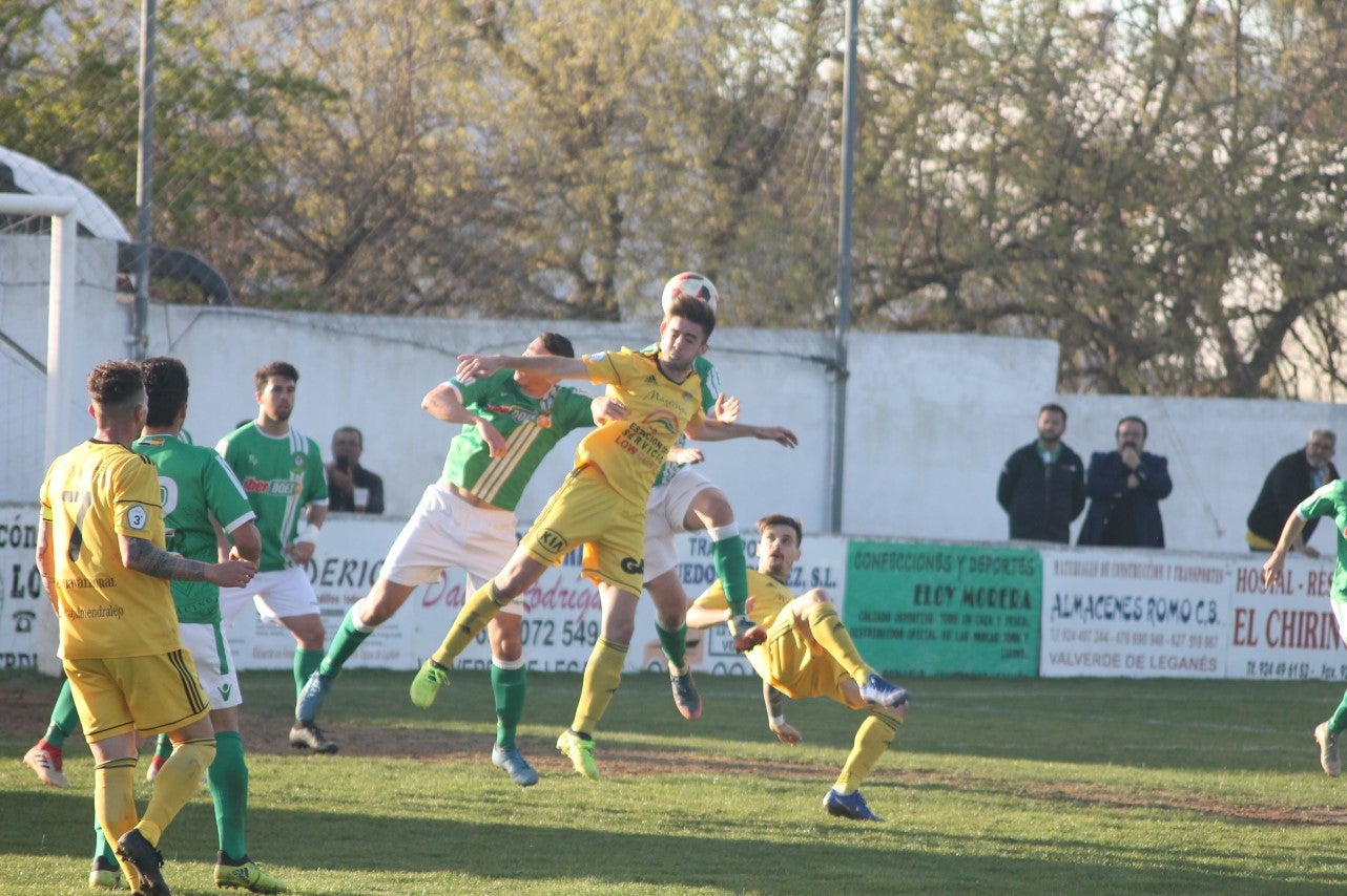 Imágenes del encuentro de la vigesimonovena jornada de liga de Tercera División disputado en el Municipal de San Roque y que finalizó con empate a cero (17-03-2019I