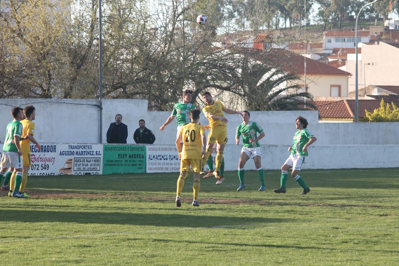 Imágenes del encuentro de la vigesimonovena jornada de liga de Tercera División disputado en el Municipal de San Roque y que finalizó con empate a cero (17-03-2019I