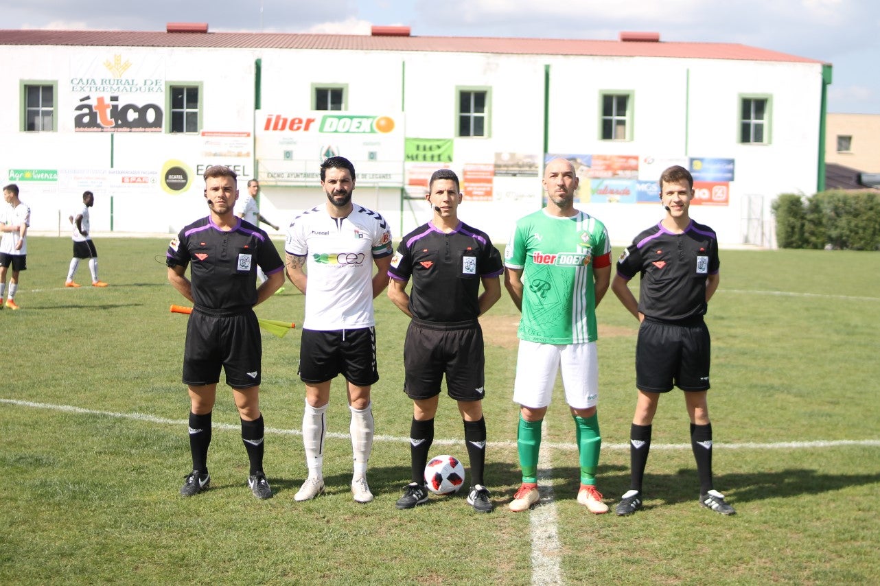Imágenes del encuentro de la trigesimoprimera jornada de Tercera División disputado en el Municipal de San roque y que acabó con 1-2 (31-03-2019)