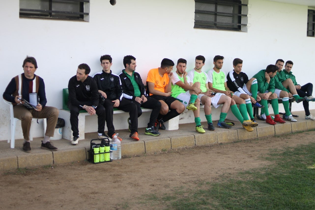 Imágenes del encuentro de la trigesimoprimera jornada de Tercera División disputado en el Municipal de San roque y que acabó con 1-2 (31-03-2019)