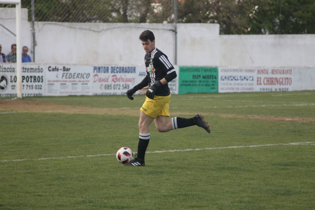 Imágenes del encuentro de la trigesimoprimera jornada de Tercera División disputado en el Municipal de San roque y que acabó con 1-2 (31-03-2019)