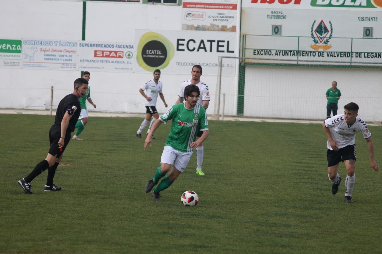 Imágenes del encuentro de la trigesimoprimera jornada de Tercera División disputado en el Municipal de San roque y que acabó con 1-2 (31-03-2019)