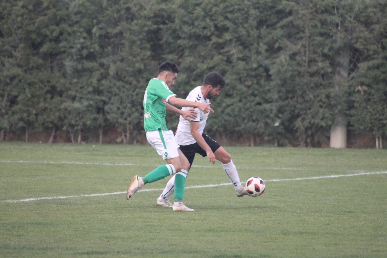 Imágenes del encuentro de la trigésimo primera jornada de Tercera División disputado en el Municipal de San roque y que acabó con 1-2 (31-03-2019)